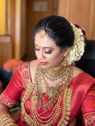 bridal makeup artist guruvayur
