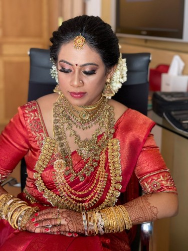 bridal makeup artist guruvayur

